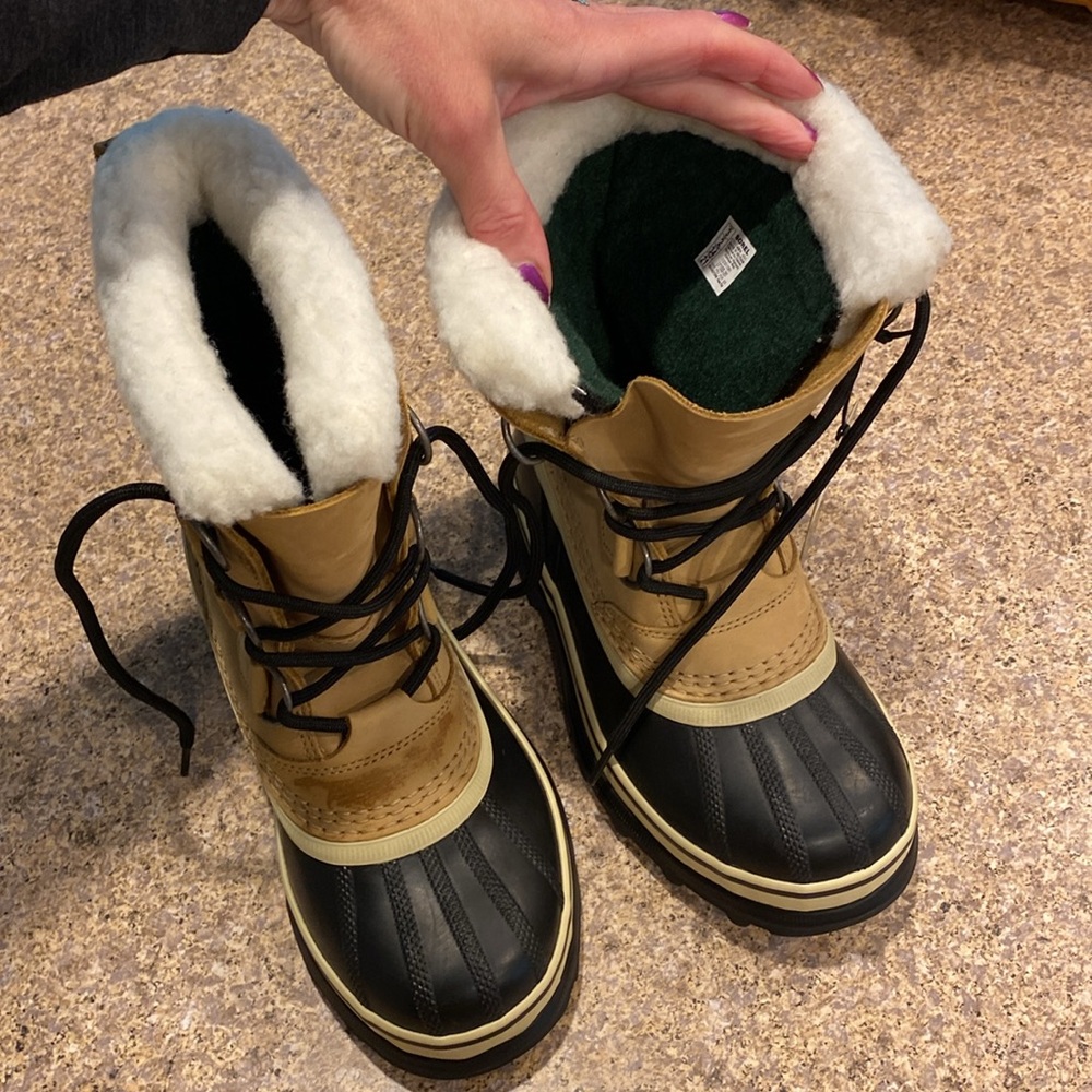 NWT Sorel Caribou Winter Waterproof Boots Youth 3 1123511 Faux Fur FLAWS  No Box - Picture 15 of 17